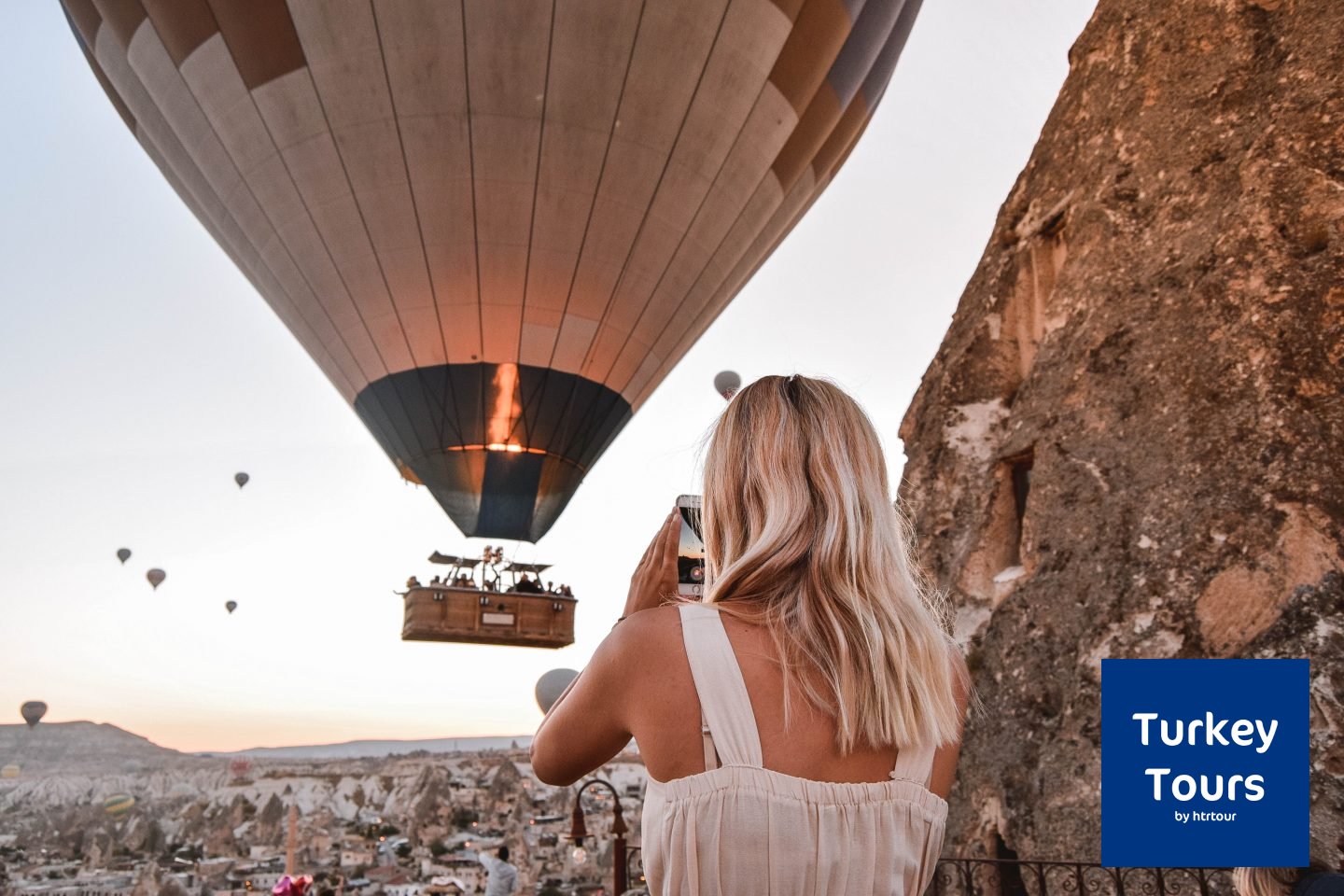 cappadocia balloon tour prices 2026, goreme hot air balloon, turkey hot air balloon flights, where are the balloons in turkey